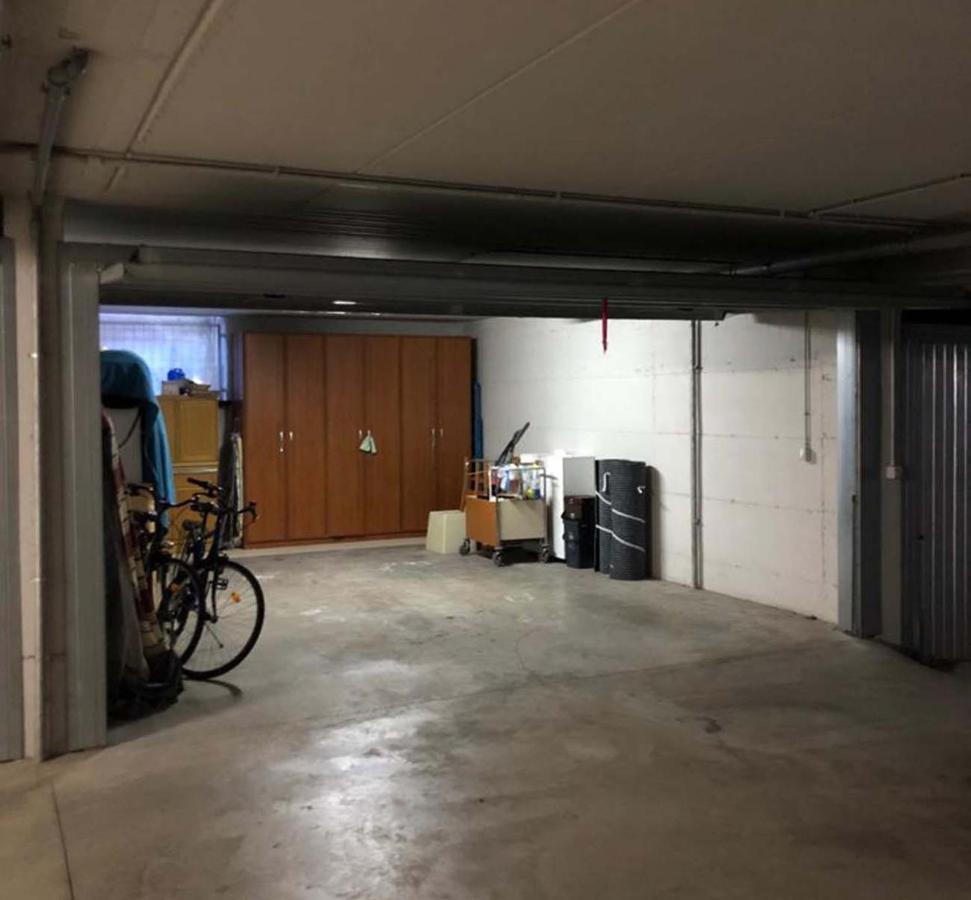 Luminoso Trilocale Con Piscina E Giardino Privato Appartement Desenzano del Garda Buitenkant foto